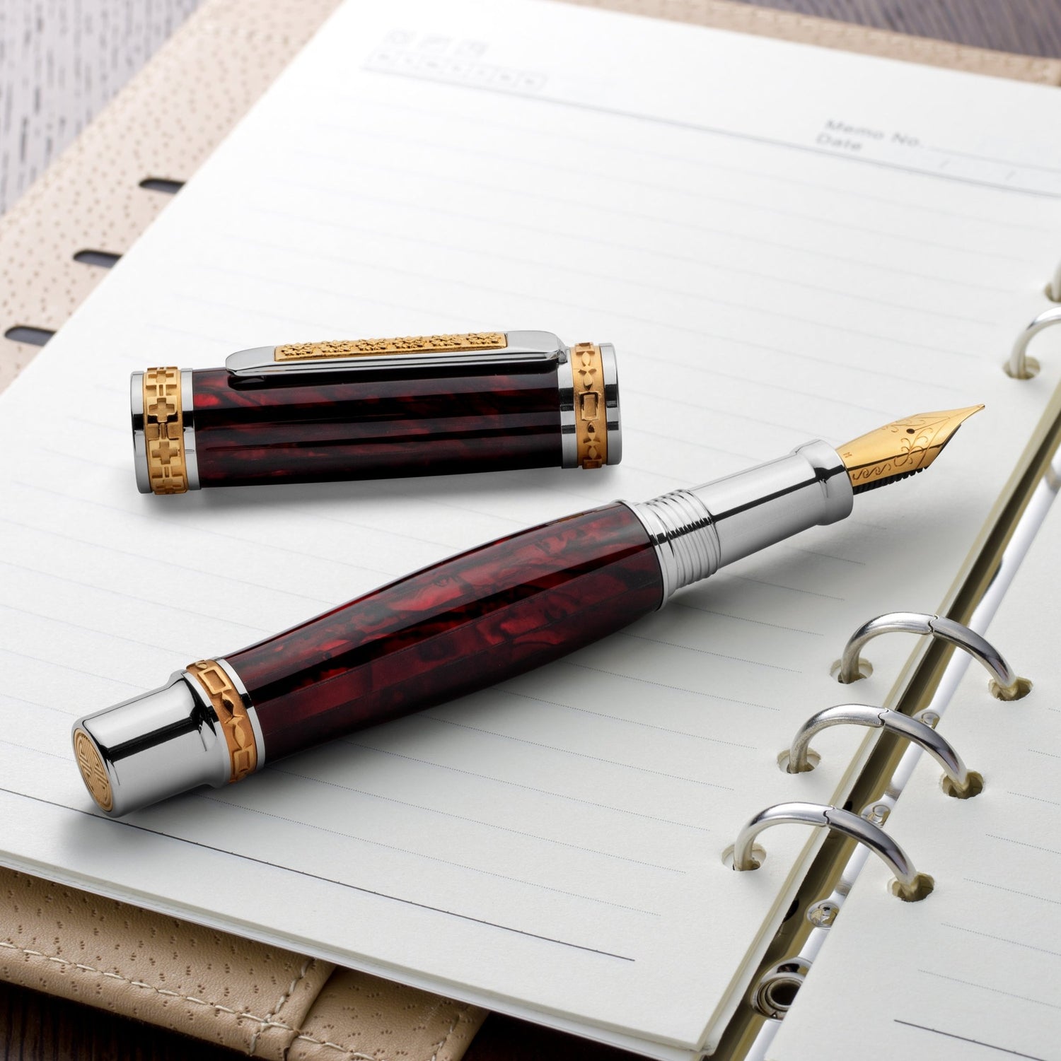 Red fountain pens - Pitchman