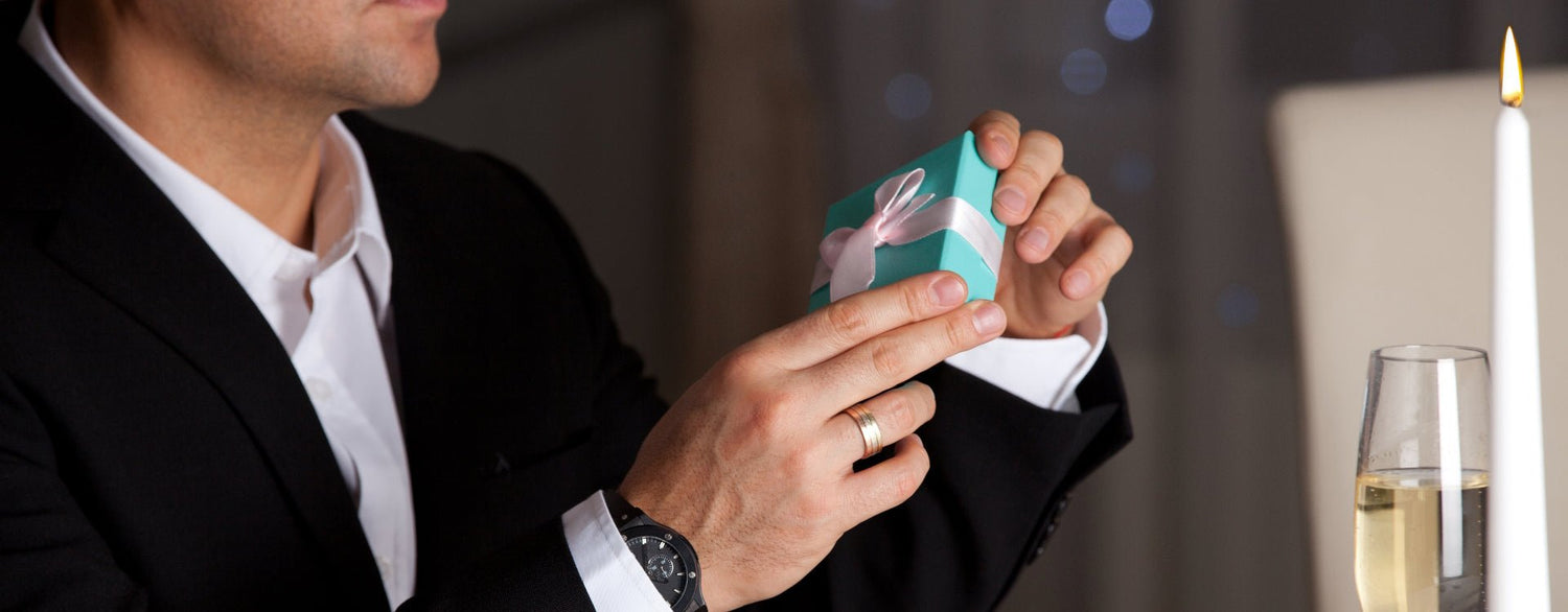 Luxury Gifts For Him - Pitchman